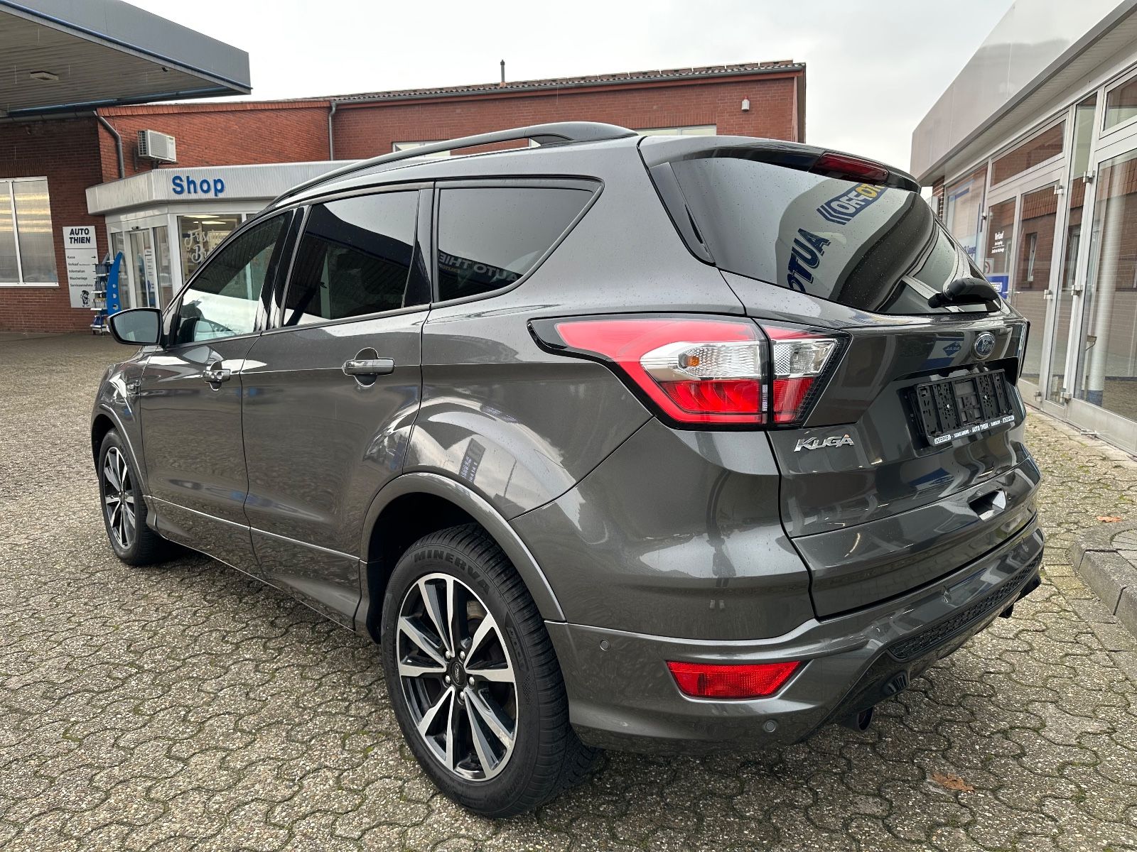 Fahrzeugabbildung Ford Kuga 1.5 EcoBoost ST-Line Navi/BiXenon/Sound/SHZ