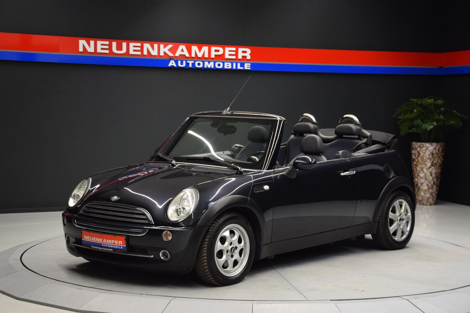 Fahrzeugabbildung MINI One Cabrio Pepper Klima Sitzheizung PDC 2. Hand