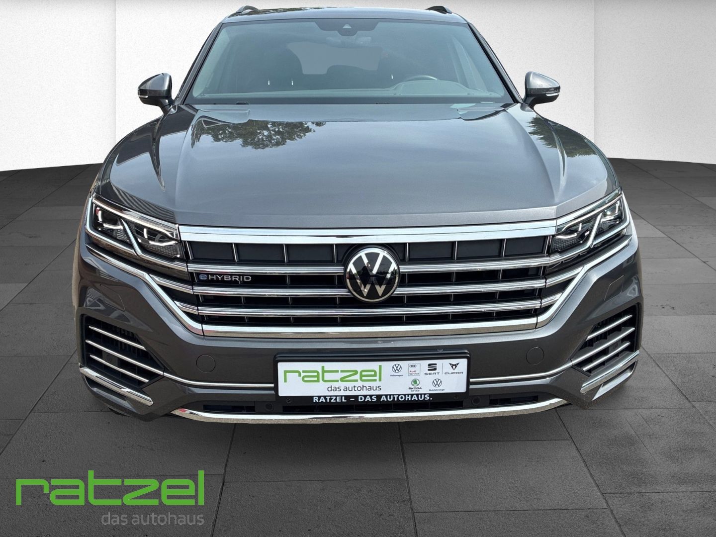 Fahrzeugabbildung Volkswagen Touareg 3.0 TSI V6 eHybrid 4MOTION Elegance AHK-