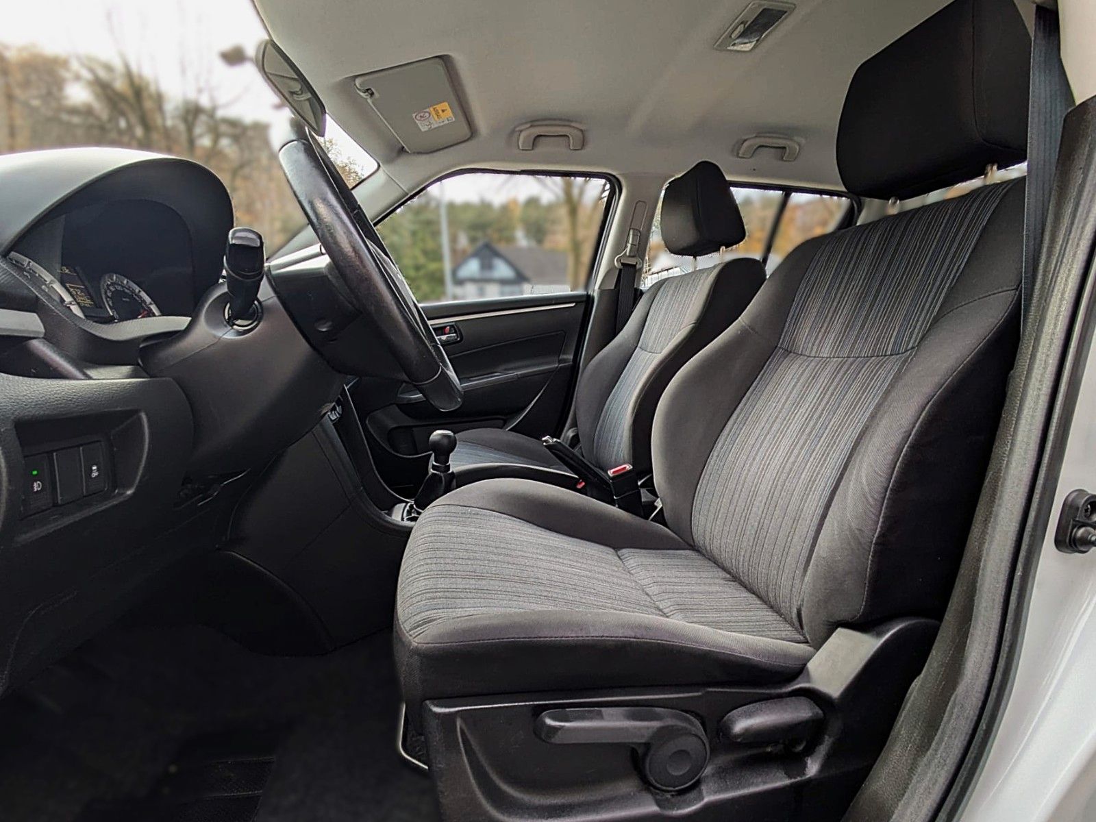 Fahrzeugabbildung Suzuki Swift 1.2 KLIMA TEMPOMAT ALLWETTER AHK ALU