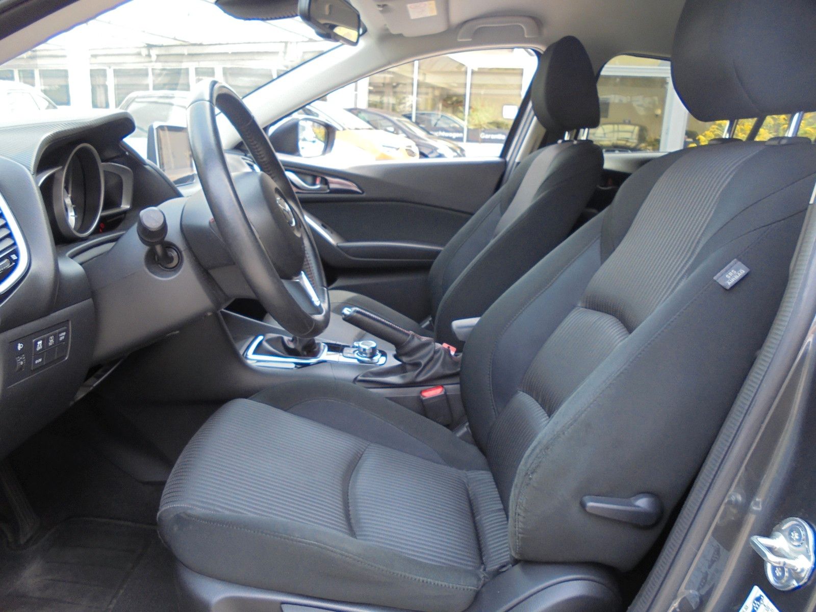 Fahrzeugabbildung Mazda 3 Lim. Center-Line/Klimaaut./Navi/Tüv Neu/1.Hand