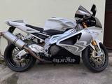 Aprilia RSV 1000 R - APRILIA RSV 1000