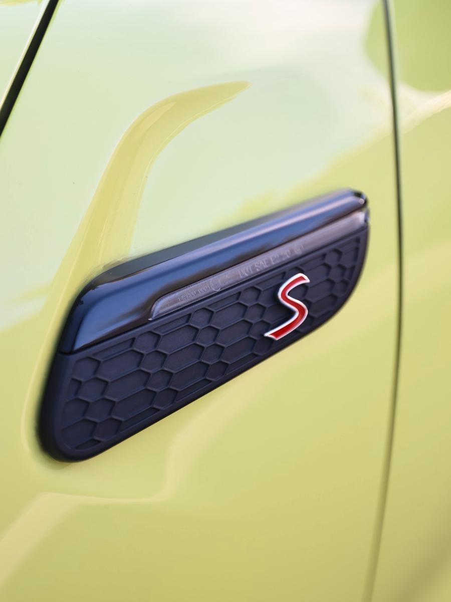 MINI Cooper S Cabrio John Cooper Works 1.Hand,Autom.