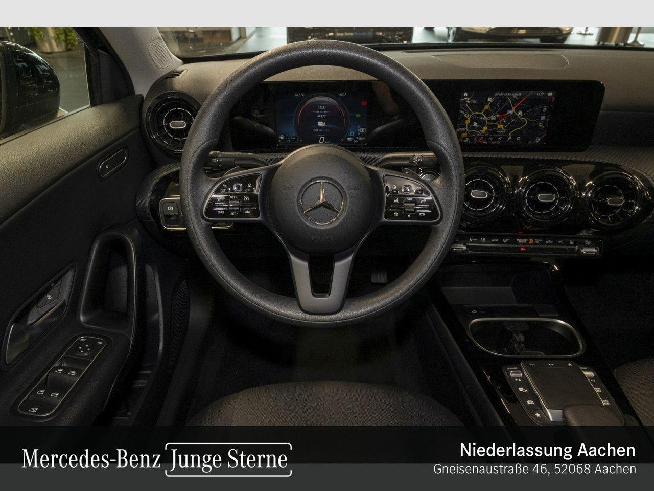 Mercedes-Benz A 250 e Lim Pano/LED/Kam/CarePlay/Navi+/DAB/PTS