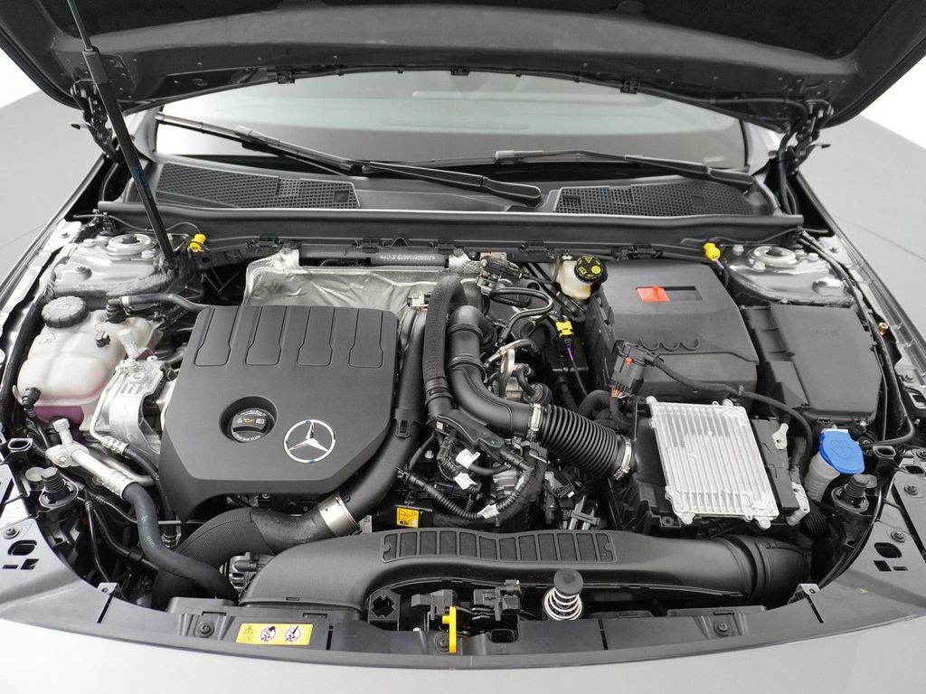 Mercedes-Benz A 180 Star Edition AMG Line | Panorama - Schiebe