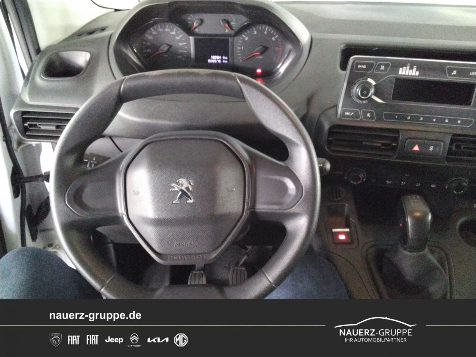Fahrzeugabbildung Peugeot Partner Premium L1