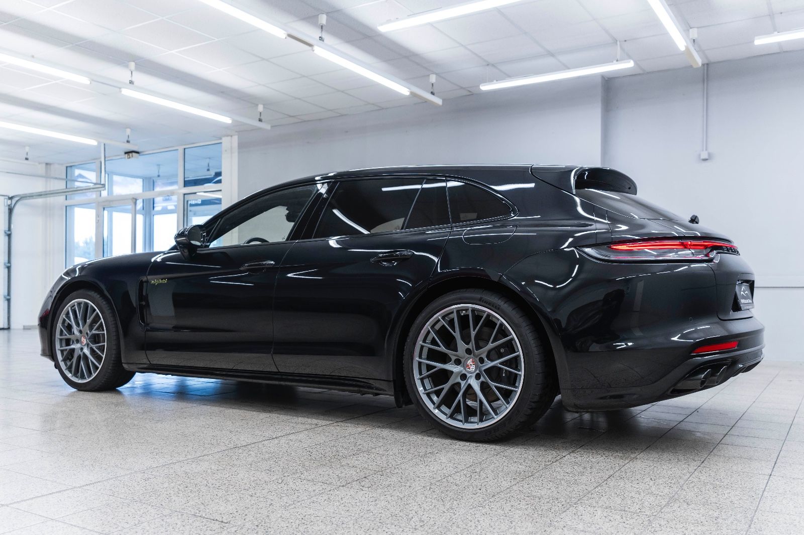 Fahrzeugabbildung Porsche Panamera Sport Turismo 4 E-Hybrid BOSE 360° LED