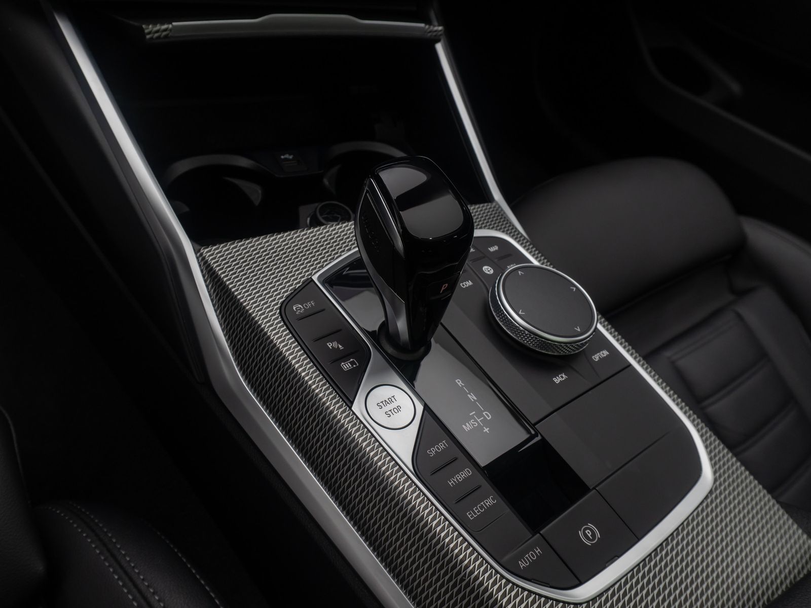 Fahrzeugabbildung BMW 330e M Sport DAB Laser HUD AHK Kamera Panorama