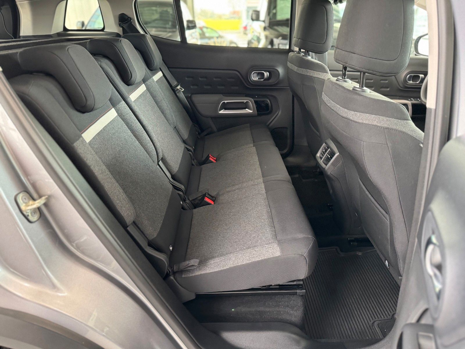 Fahrzeugabbildung Citroën C5 Aircross 1.2 130 Feel   "DAB 19"-LM Tempomat"