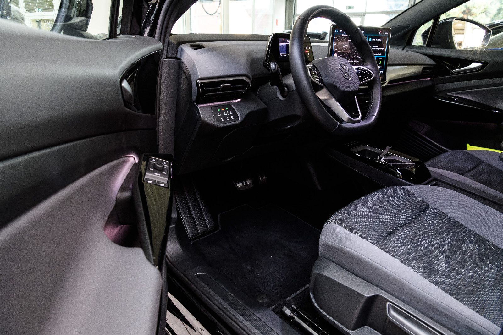 Fahrzeugabbildung Volkswagen ID.4 Pro IQ-LED+NAVI+ACC+WÄRMEPUMPE+SHZ