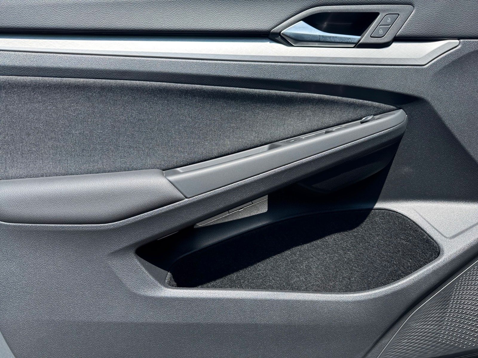 Fahrzeugabbildung Volkswagen Golf VIII Lim. Life 1.5 TSI