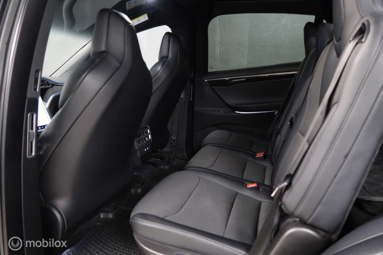 TESLA MODEL X - 75D AUTOPILOT - 333 CV - HAYON ÉLECTRIQUE - ATTELAGE