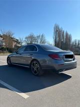 Mercedes-Benz E 300 d Autom. - - Mercedes-Benz E 300 in Köln