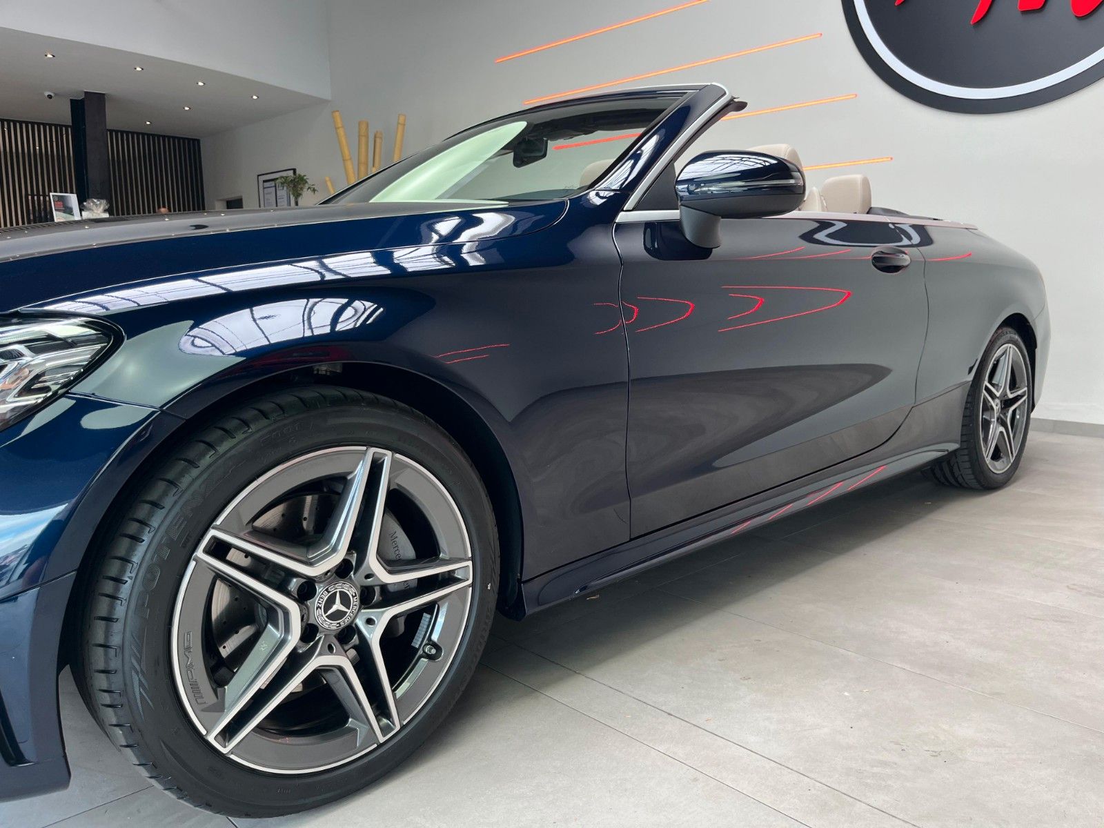 Fahrzeugabbildung Mercedes-Benz C 200 Cabrio AMG-Line*Airscarf*Park-Paket*