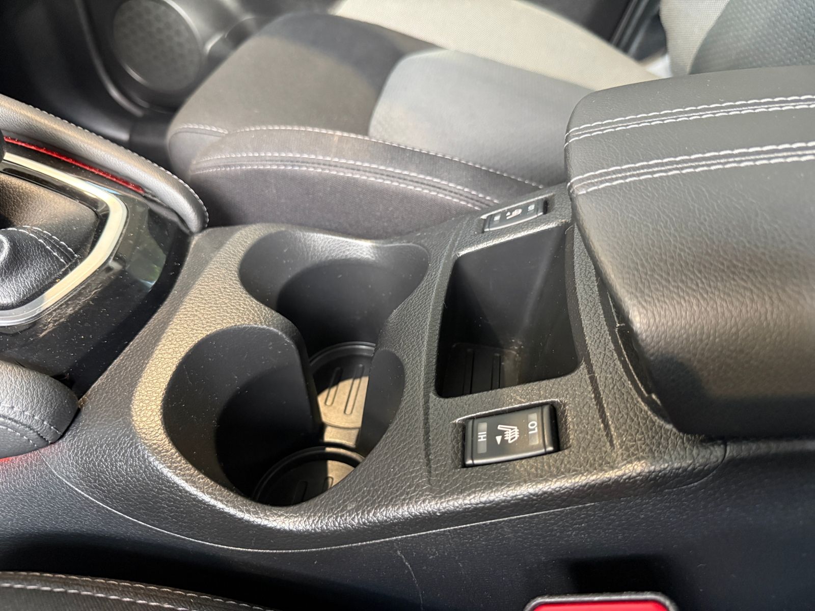 Fahrzeugabbildung Nissan Qashqai 1.3 DIG-T DCT ZAMA PANO NAV SHZ