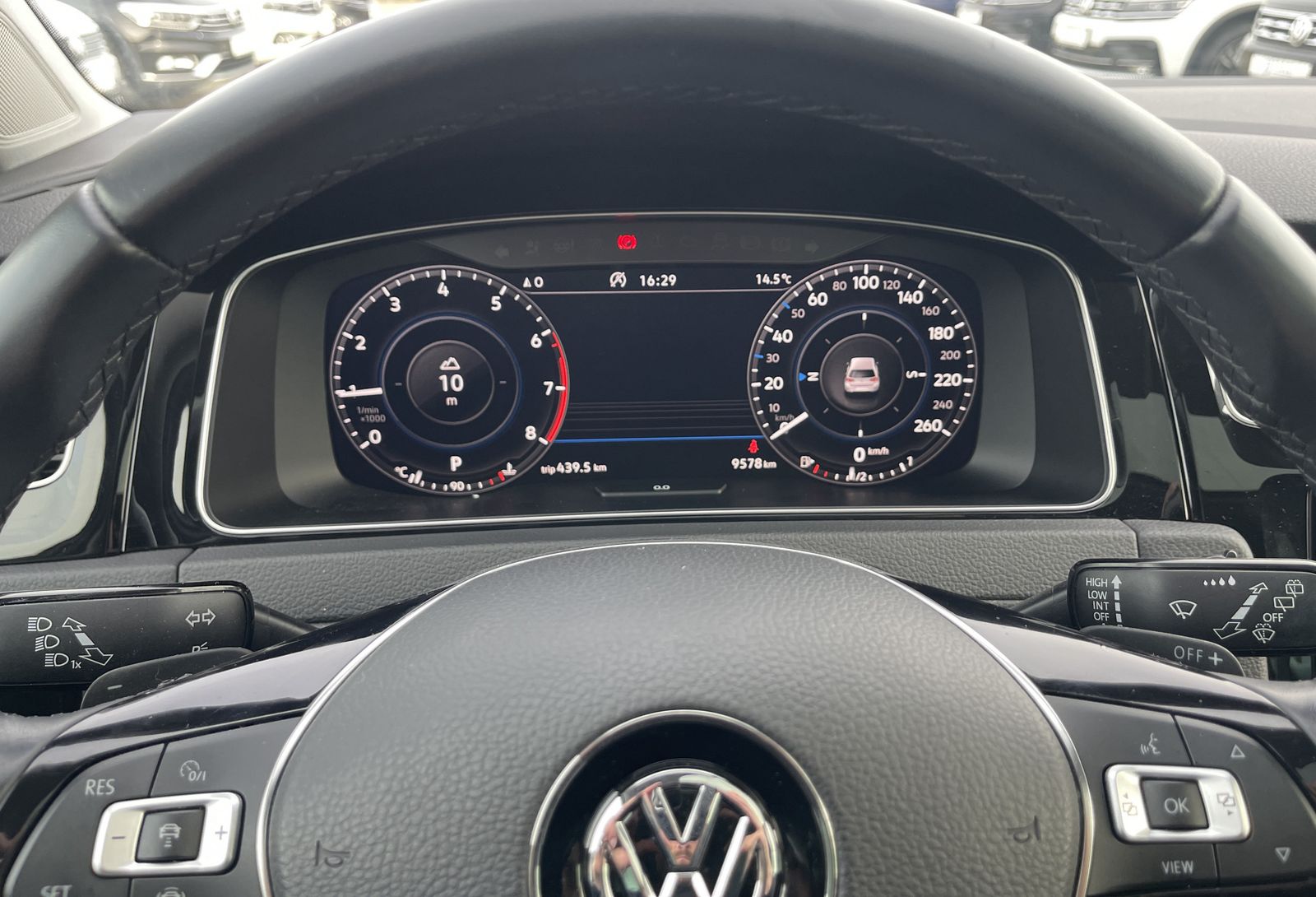 Fahrzeugabbildung Volkswagen Golf 1.5 TSI*BlueMotion*LED-Matrix*Spur*Navi*