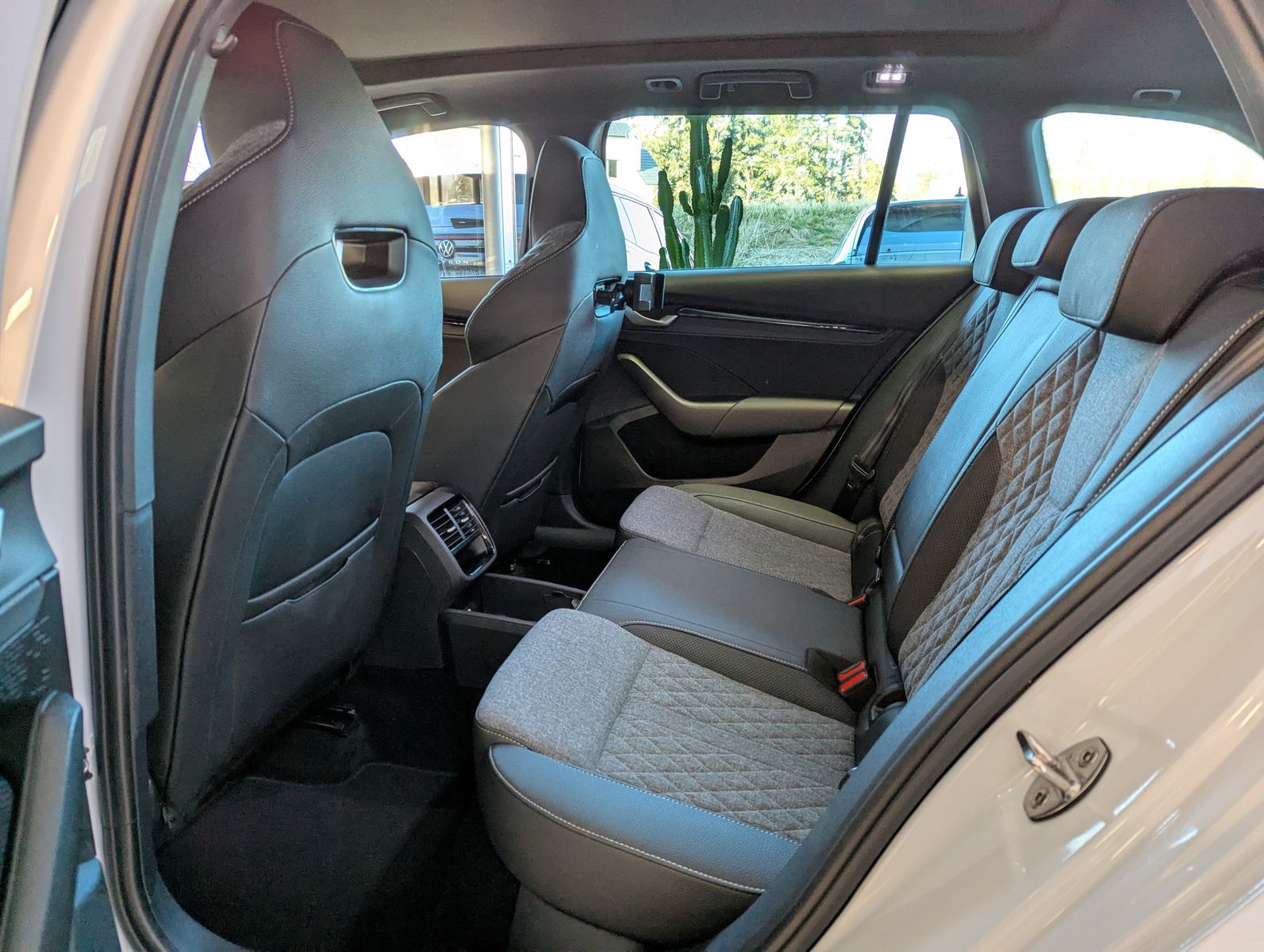 SKODA Octavia 1.5 TSI Sportline Pano Martix AHK 5J Gar - Image 13