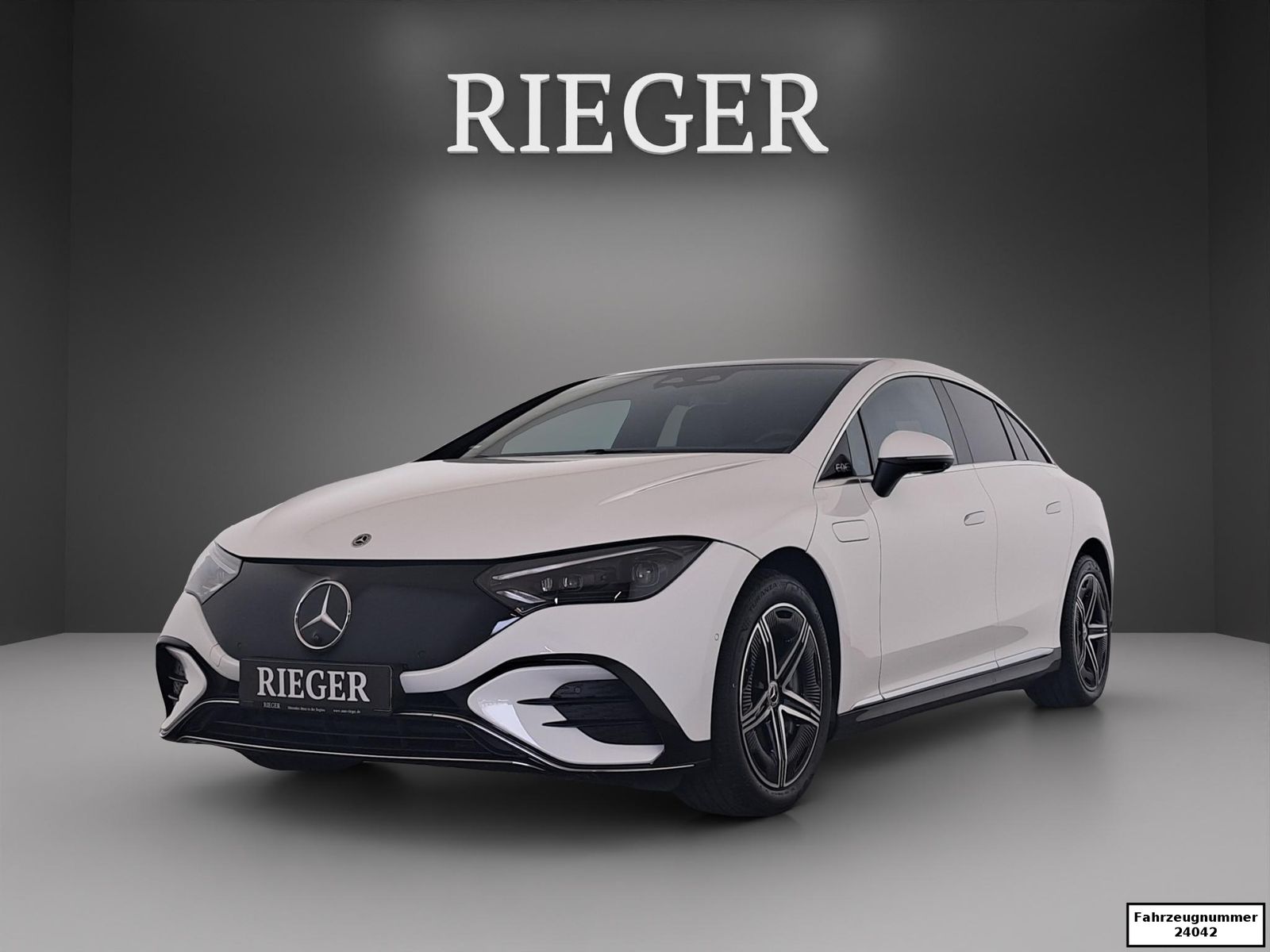 MERCEDES-BENZ EQE 300 AMG*Airmatic*Premium-Paket*PANO-SHD+++++
