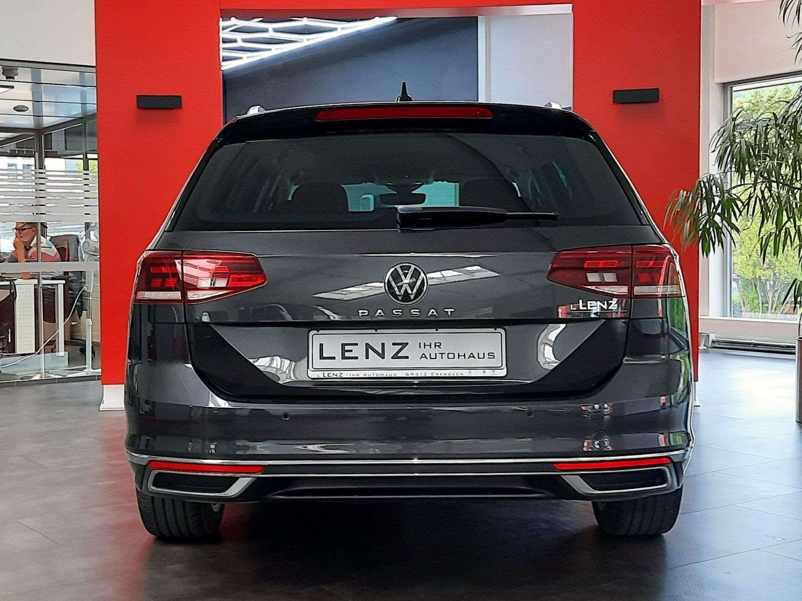 Fahrzeugabbildung Volkswagen Passat Variant Elegance TSI DSG *AHK*Navi*Cam*