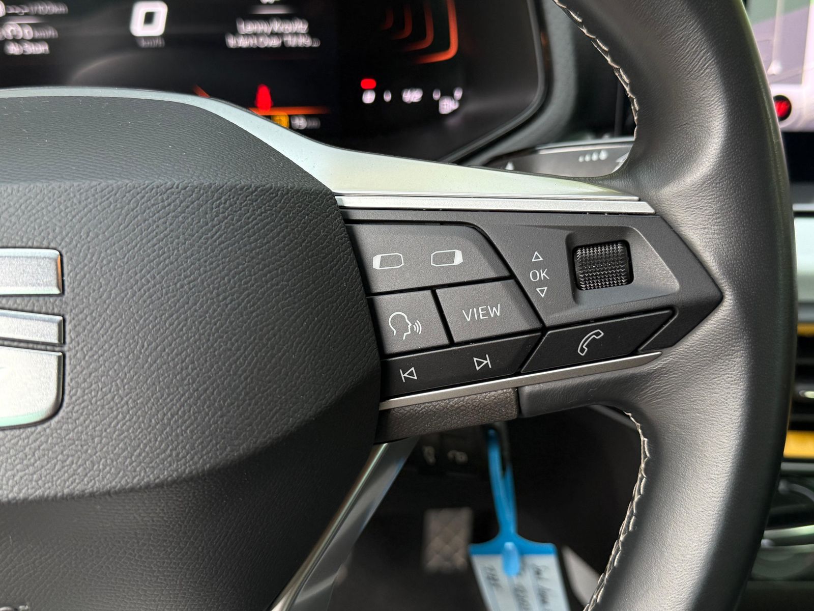 Fahrzeugabbildung SEAT Arona 1.0 TSI Style LED+NAV+SHZ+ACC+DAB+VIRT+PDC