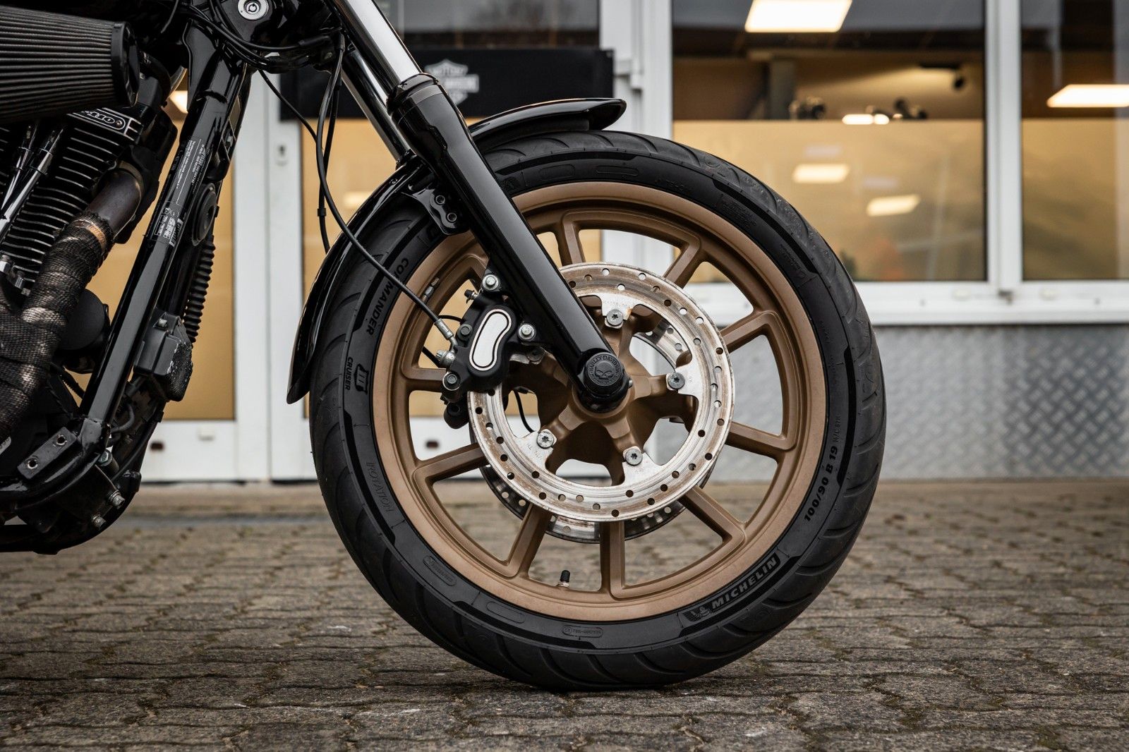 Fahrzeugabbildung Harley-Davidson FXDLS DYNA LOW RIDER S 110cui - CLUBSTYLE -