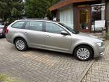 Skoda Octavia Combi Solution Autom 1 Hand - Skoda Octavia Gebrauchtwagen in Stuttgart