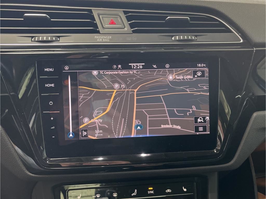 Touran 2.0TDI DSG R-Line Kamera/AHK/Pano/Standhz