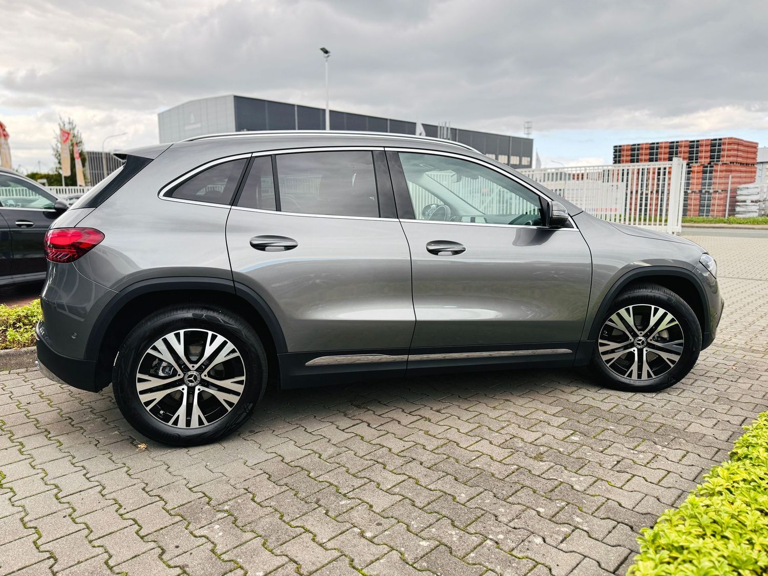 Fahrzeugabbildung Mercedes-Benz GLA 200 PROGRESSIVE ADVANCED, 360°, Totwinkel, W