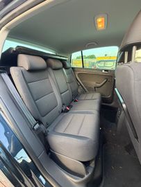 Volkswagen Golf - 6