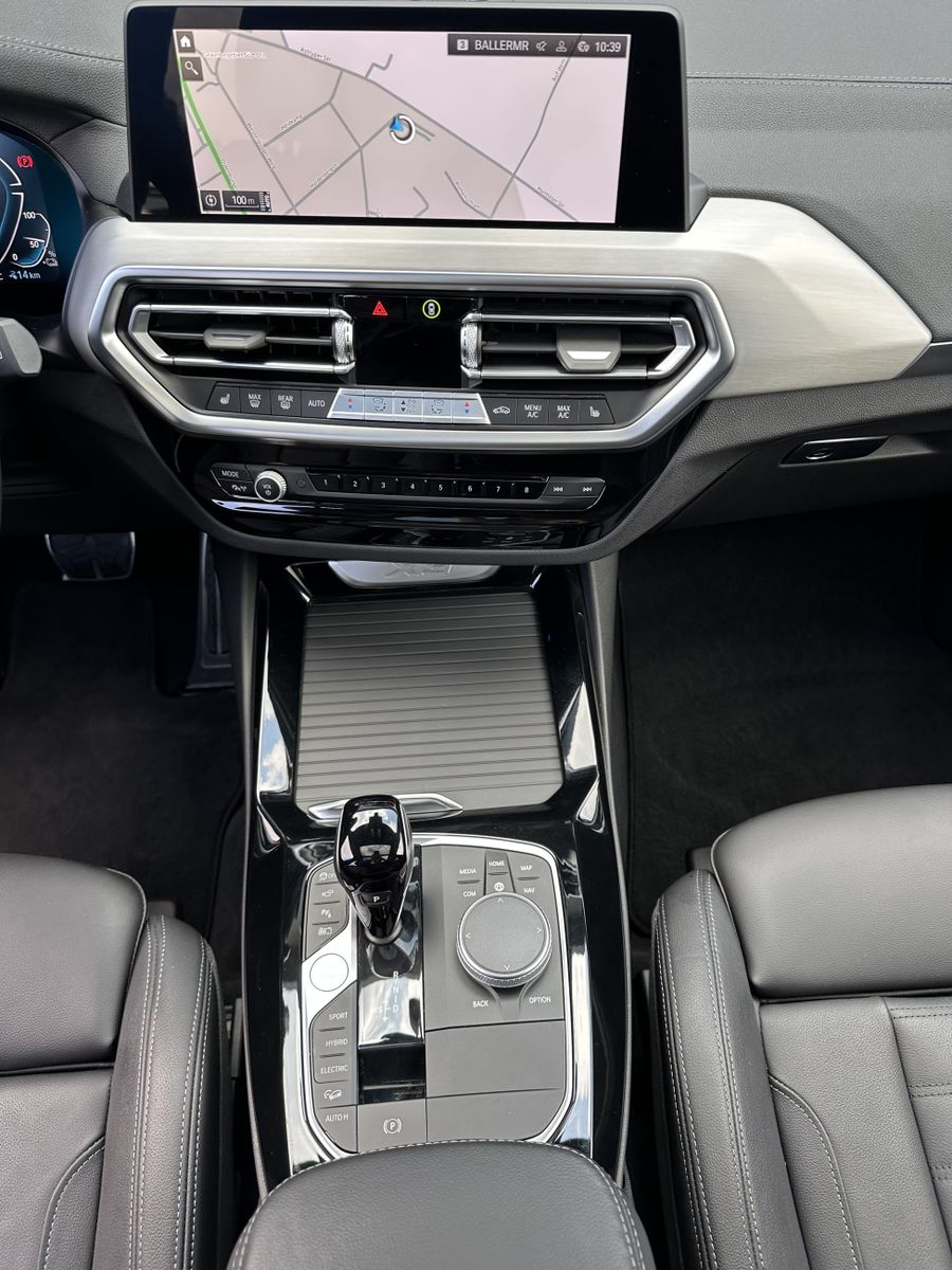 Fahrzeugabbildung BMW X3 xDrive30e M-Sport NAV+LED+HUD+PANO+AHK+20ZOLL