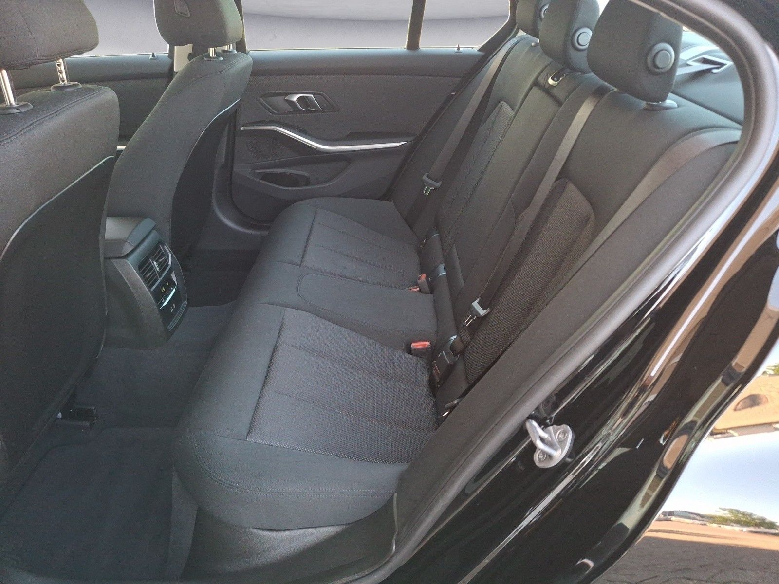 BMW 320d Automatik Navi Tempom.aktiv Bluetooth PDC M foto 14