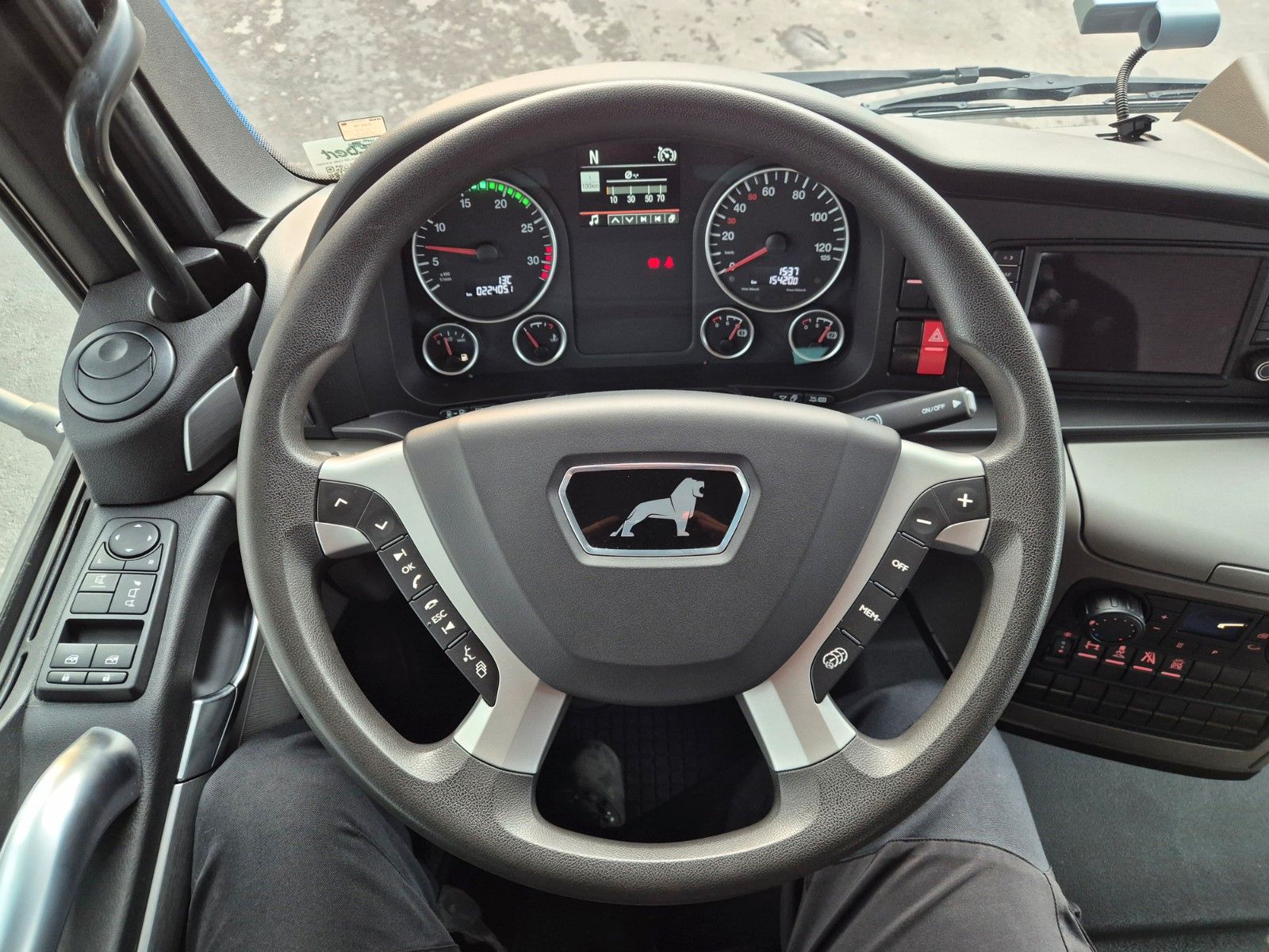 Fahrzeugabbildung MAN TGL 8.220 4x2 BL Doka 7 Sitze AHK Klima Standh.