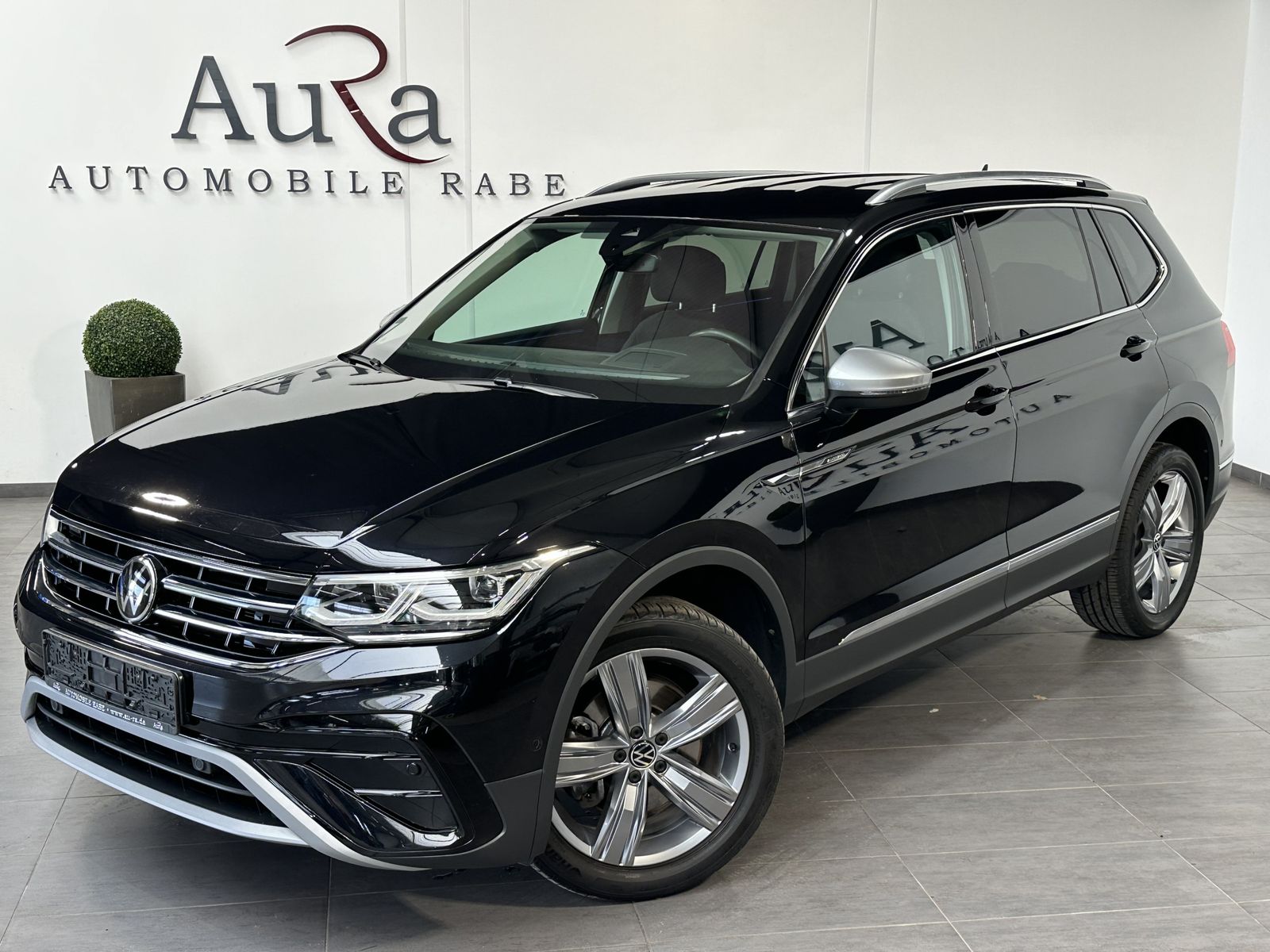 Fahrzeugabbildung Volkswagen Tiguan Allspace 4M Elegance NAV+IQ-LIGHT+KAM+H&K