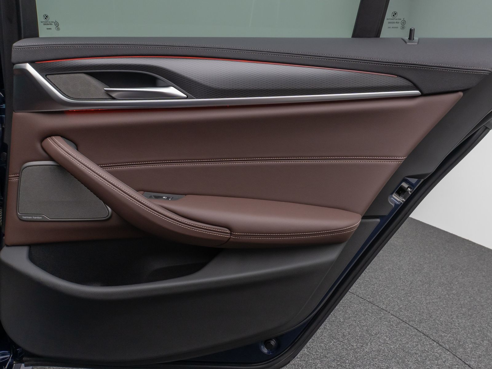 Fahrzeugabbildung BMW 540d xD M Sport Glasdach Kamer Laser HUD H/K 19"