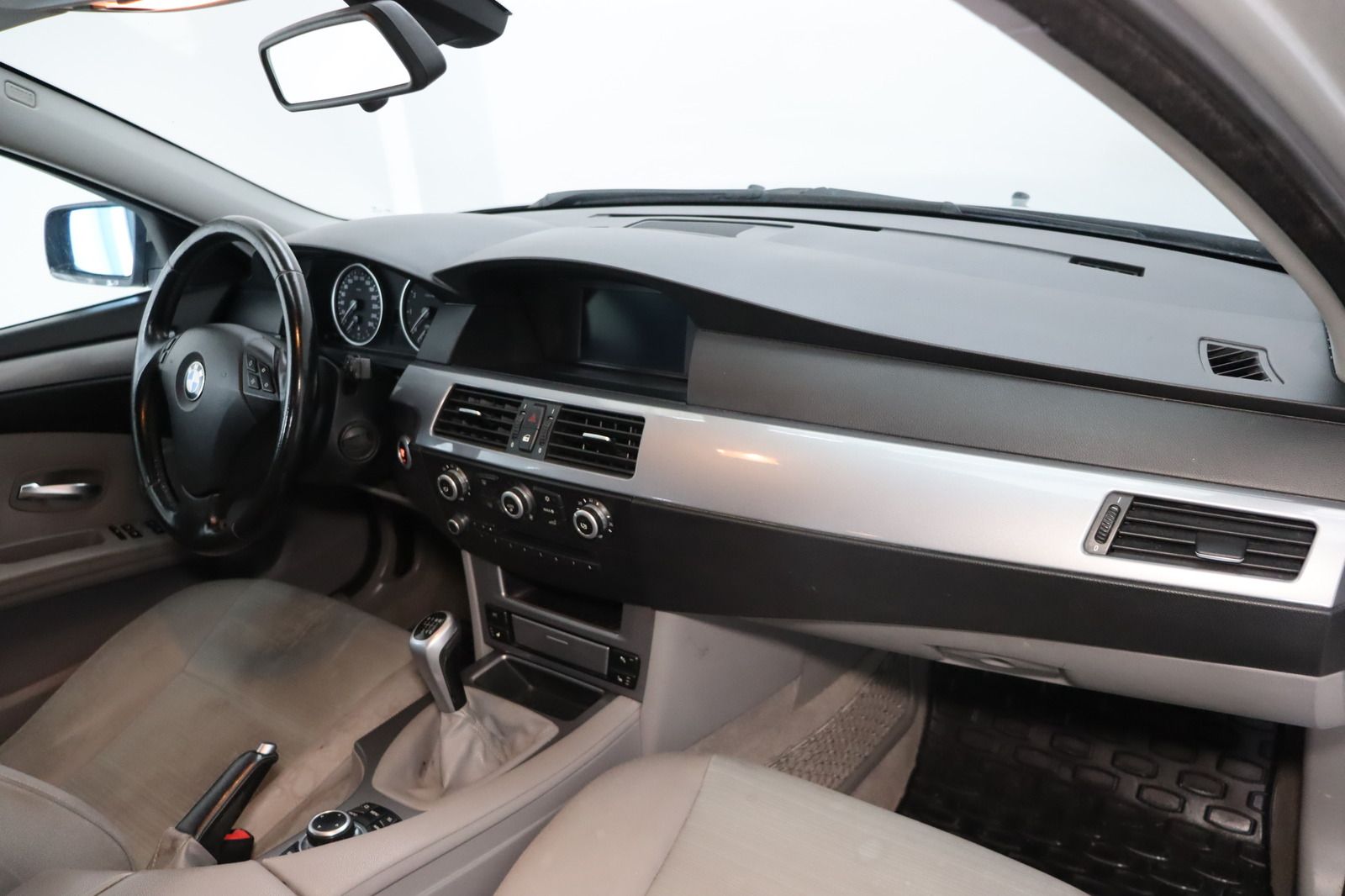 Fahrzeugabbildung BMW 523 i * Sitzhzg. * Klimaautomatik * PDC