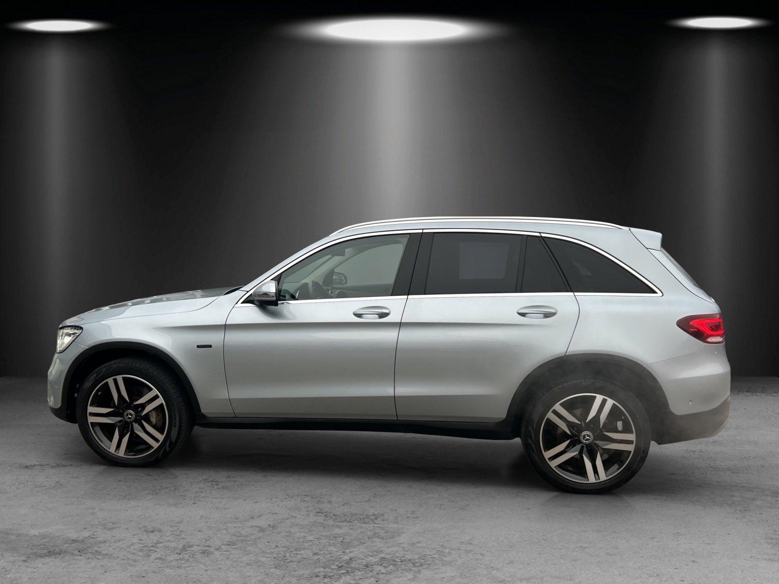 Mercedes-Benz GLC 300 de AMGint DISTRO Pano AHK digiTacho MLED