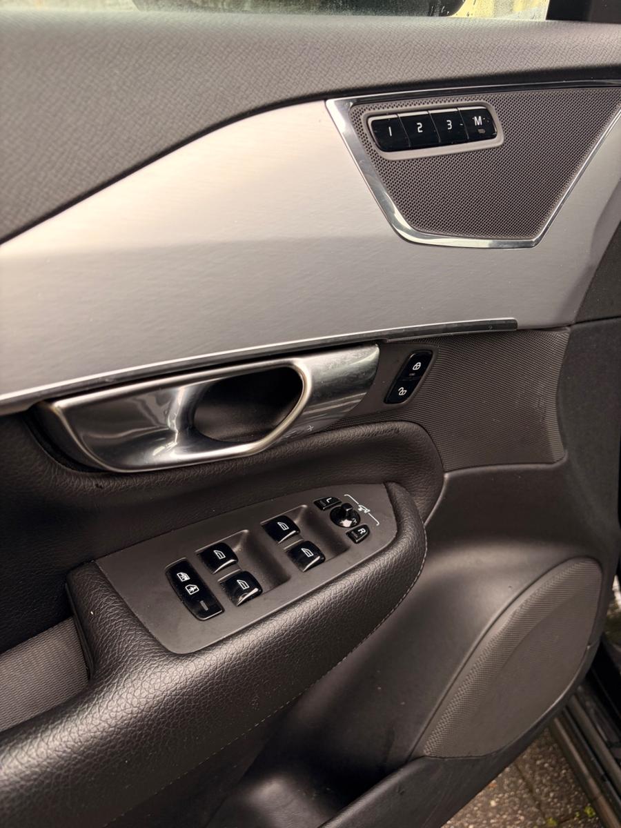 Volvo Momentum AWD VOLL 7.SITZER PANORAMA AUTOMATIK