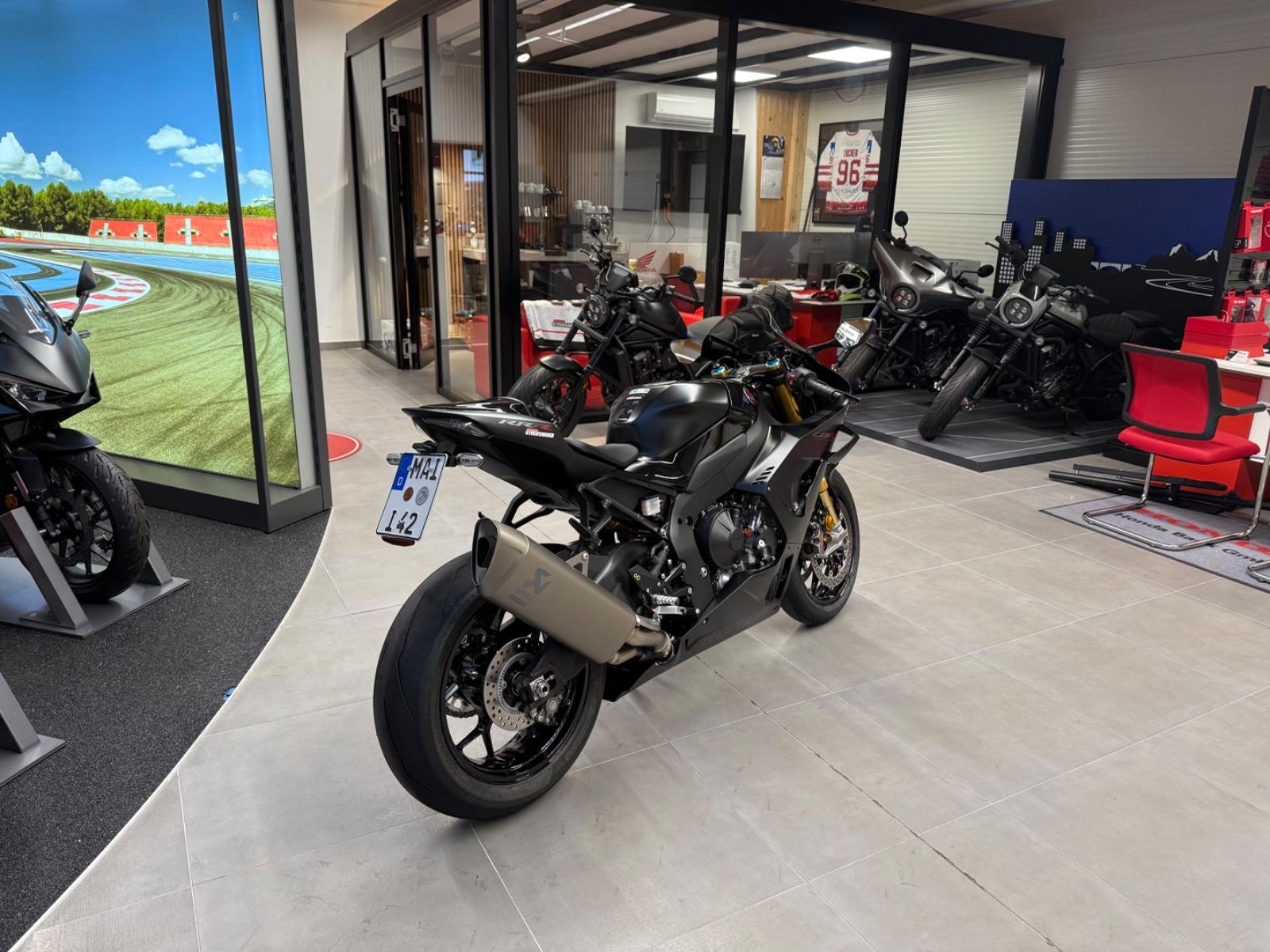 Honda CBR1000RR-R SP mit nur 239km *Service neu*