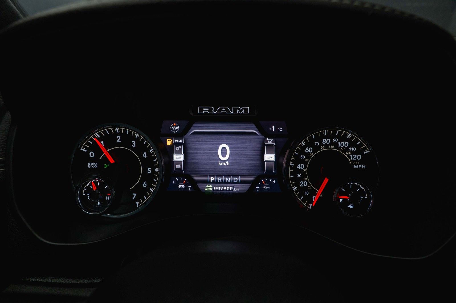 Fahrzeugabbildung Dodge RAM 5.7 V8 HEMI 4x4 LARAMIE Offroad Night LED