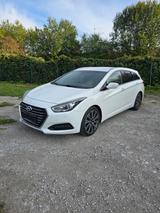 Hyundai i40 1.7 CRDi 104kW blue Premium DCT Premium - Hyundai i40 Gebrauchtwagen in Essen