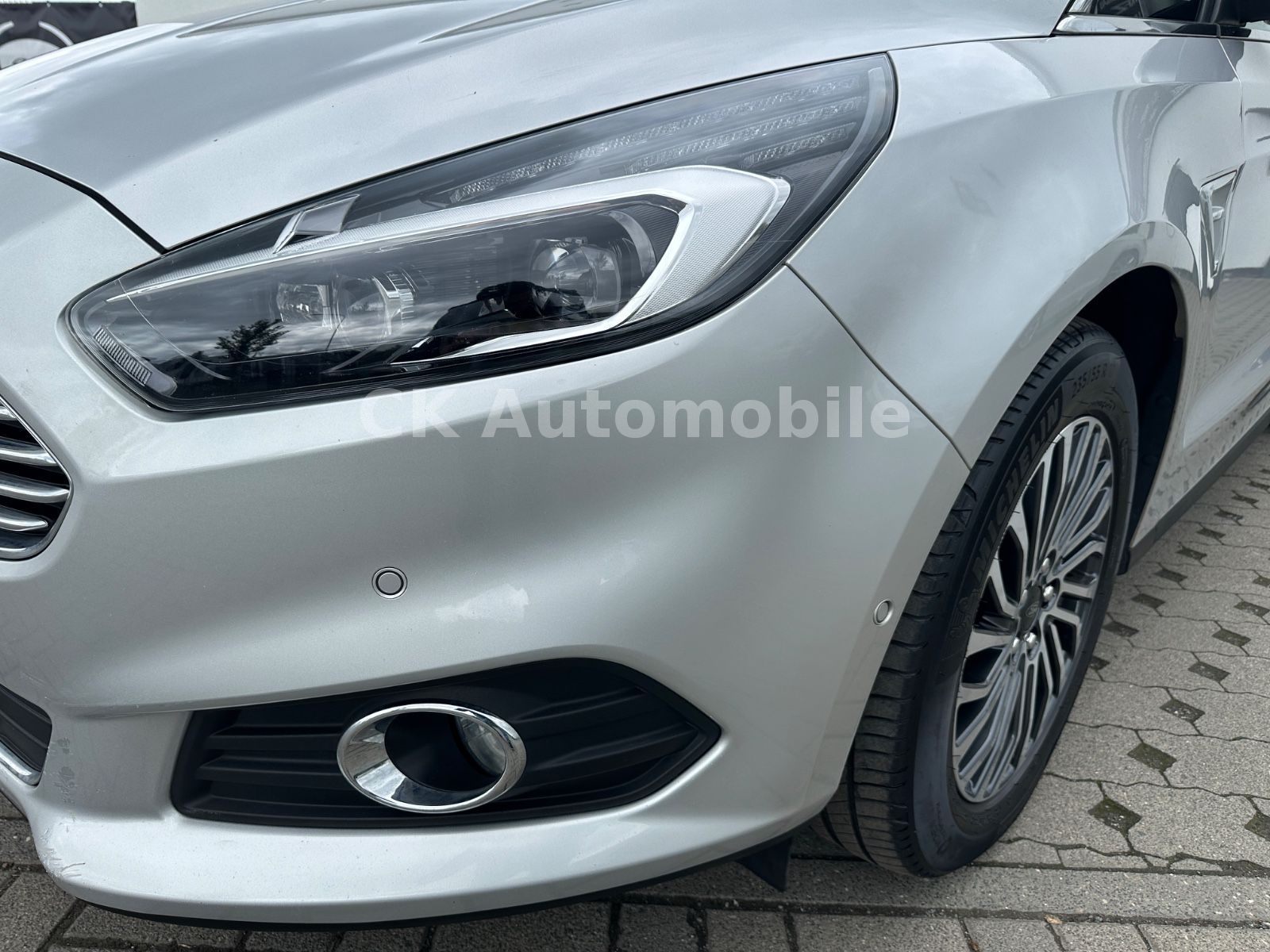 Fahrzeugabbildung Ford S-MAX Titanium 2.0TDCi Autom./Navi/LED/Kam./AHK