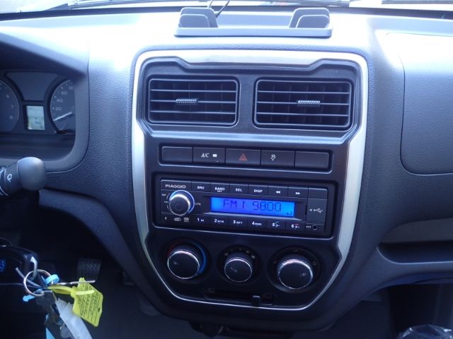 Fahrzeugabbildung Piaggio Porter NP6 LR SW LPG TOP Kofferaufbau 307Radstan