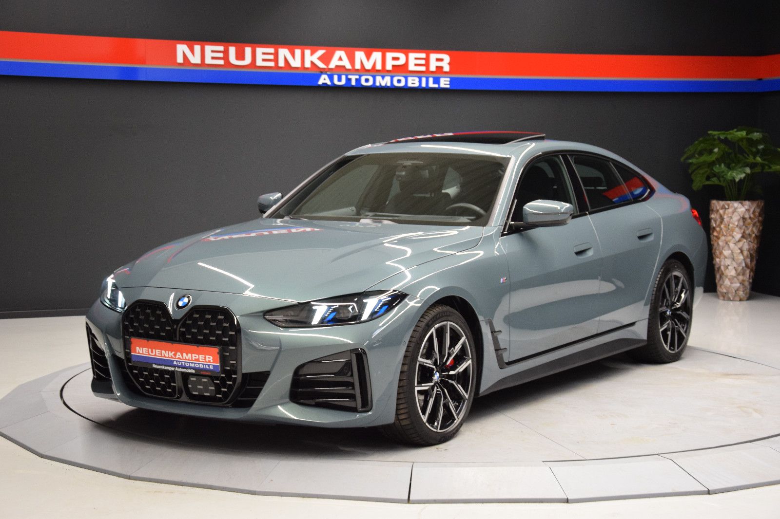 Fahrzeugabbildung BMW 420d xDrive MSport Pano HuD ACC Keyless 360° Amb