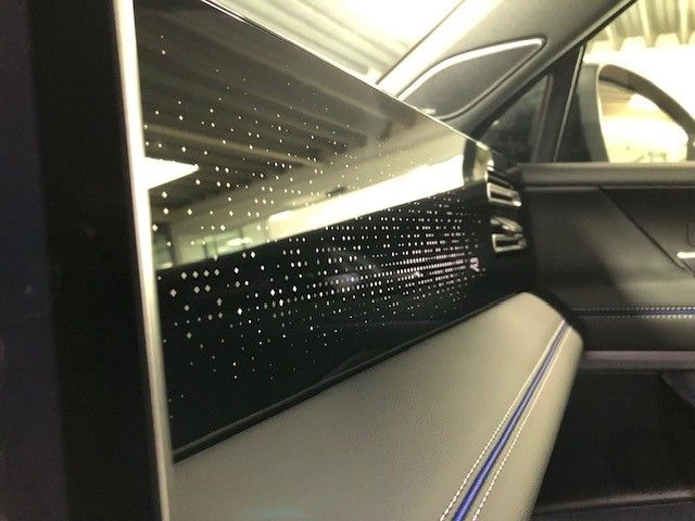 Fahrzeugabbildung Volkswagen Tiguan R-Line 2.0 TDI DSG Sportpaket AHK-klappba