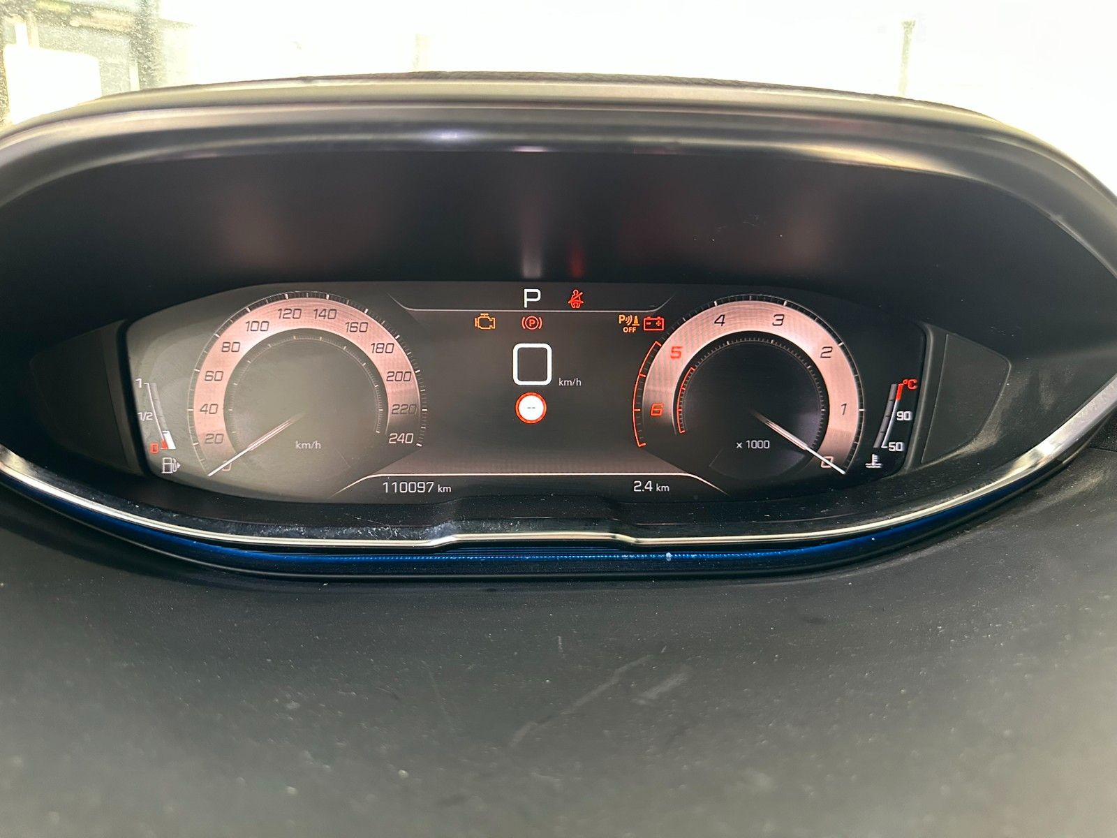 Fahrzeugabbildung Peugeot 5008 GT -PACK 1.5D LED/NAVI/SHZ/ALCANTARA/AHK