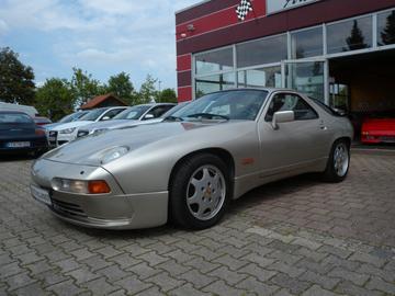 1990 Porsche 928 照片 2