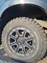 Toyota Hilux Overlander, customized, 4x4, 3.0 Liter - Toyota Hilux: 3.0