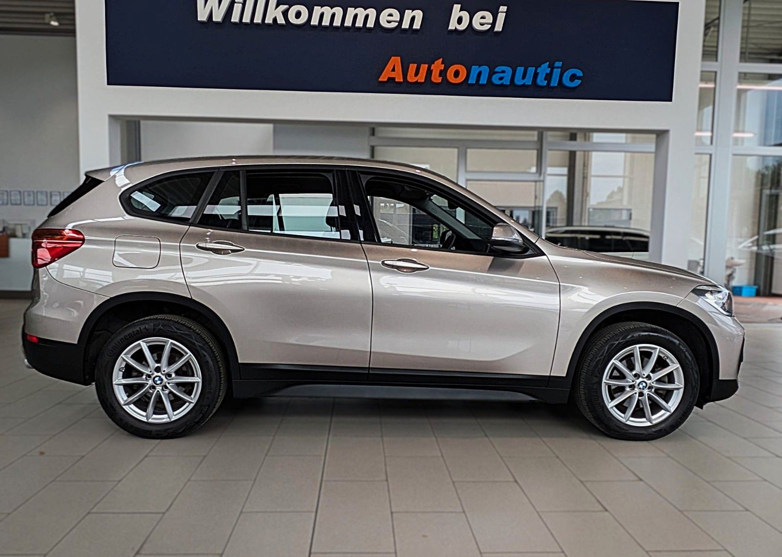BMW X1 sDrive 18 d AUT. NAVI SITZH. 1.Hd SCHECKH.BMW foto 10
