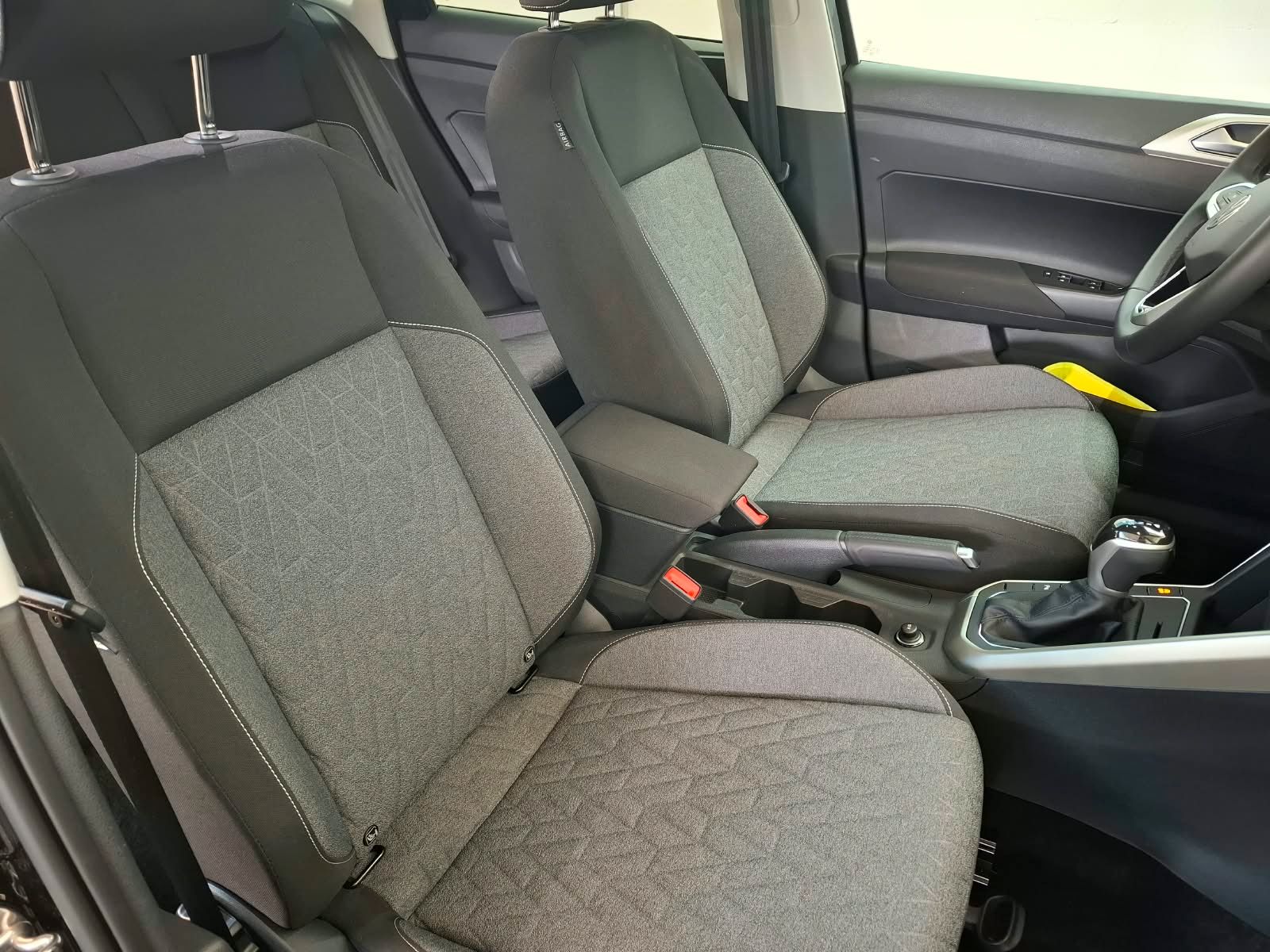 Fahrzeugabbildung Volkswagen Polo Move 1.0 TSI DSG + IQ.Drive + Kamera + LED