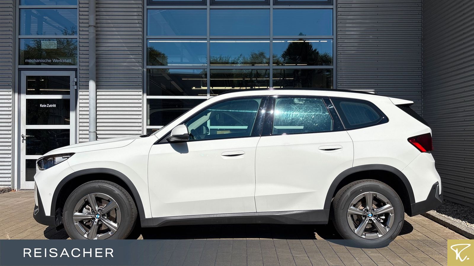 BMW X1 sDrive 20d A LCProf AHK HUD DA PA adaptLED foto 9